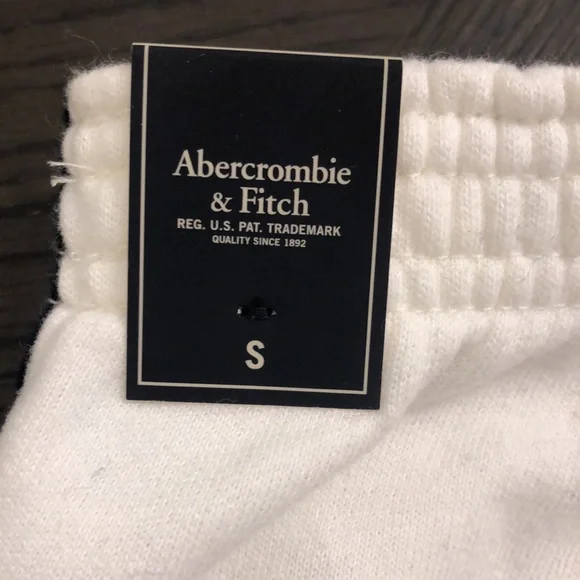 Women’s Brand New Abercrombie & Fitch White Shorts with Red and Blue Accents - Picture 5 of 11